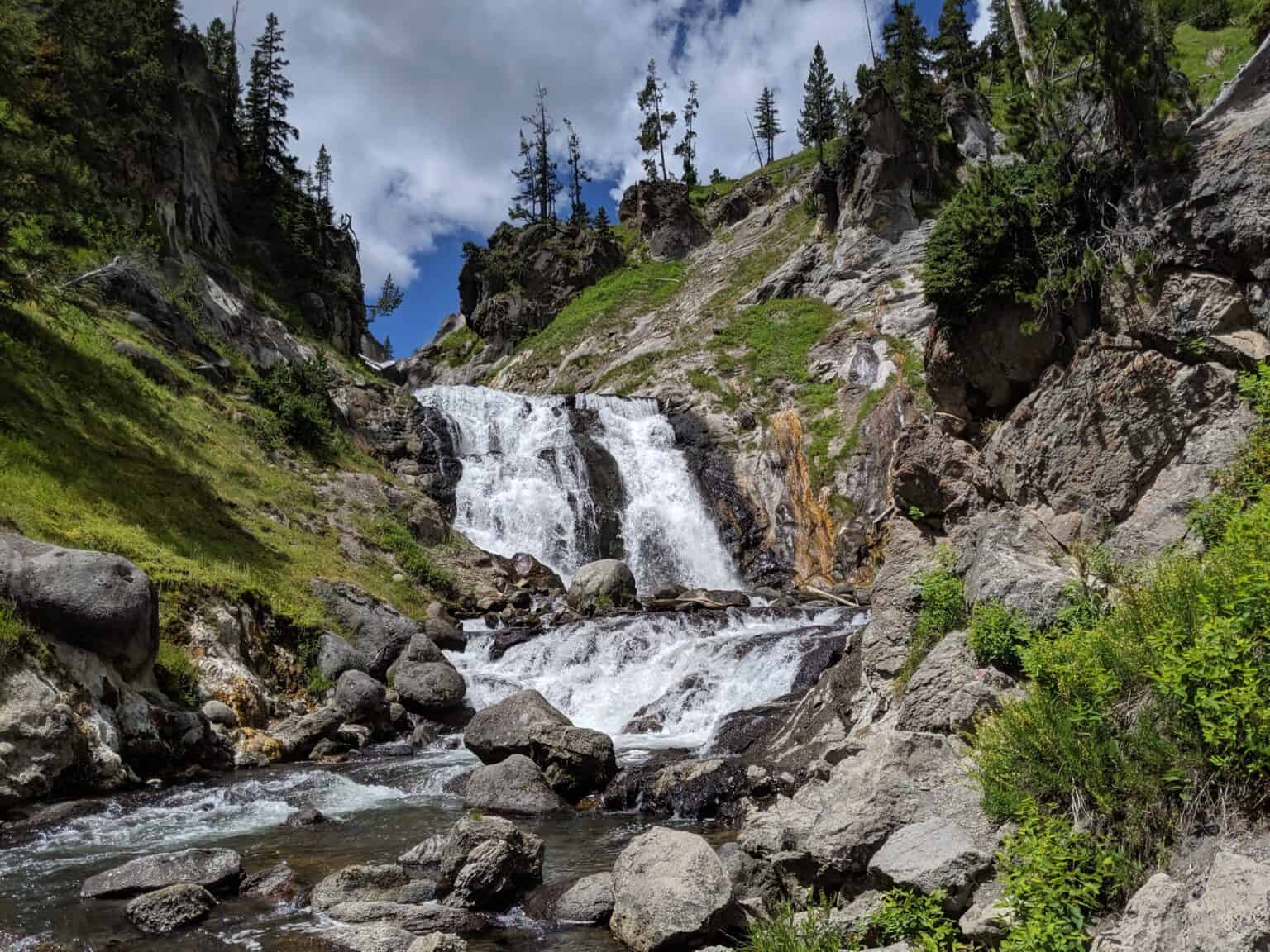 The 15 Best Easy Hikes in Yellowstone National Park